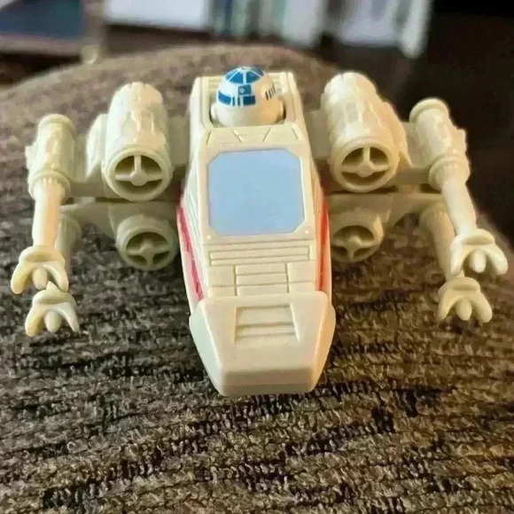 Vintage 2005 Burger King Star Wars X Wing Space Ship - Picture 1 of 7